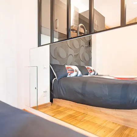 Au Bord De L'eau. L'instant Coquin