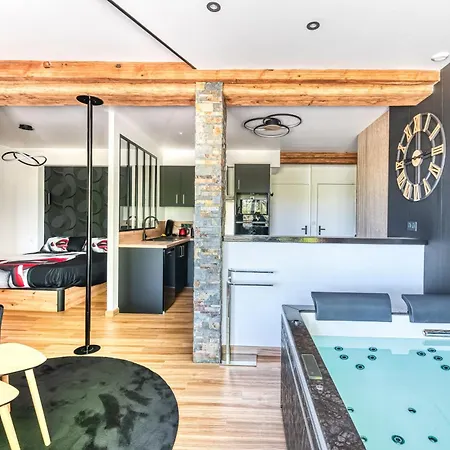 Au Bord De L'eau. L'instant Coquin Rochefort-sur-Loire