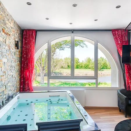 Au Bord De L'eau. L'instant Coquin Rochefort-sur-Loire