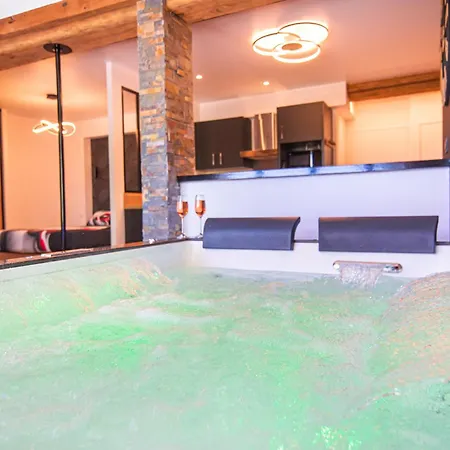 Au Bord De L'eau. L'instant Coquin