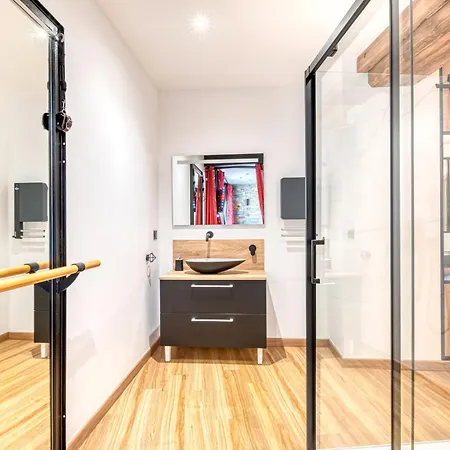 Au Bord De L'eau. L'instant Coquin