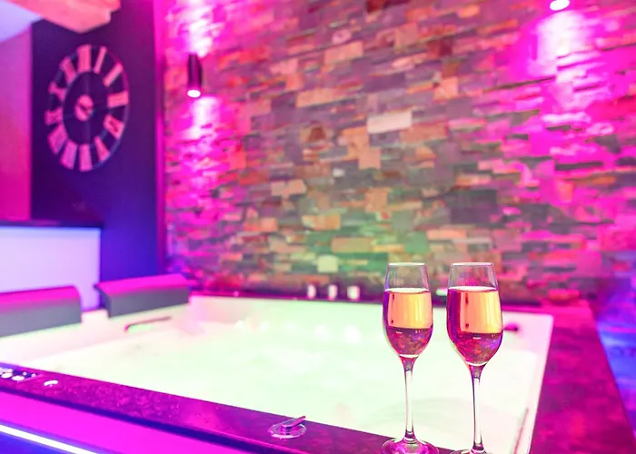 Au Bord De L'eau. L'instant Coquin