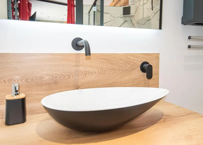 Au Bord De L'eau. L'instant Coquin Rochefort-sur-Loire